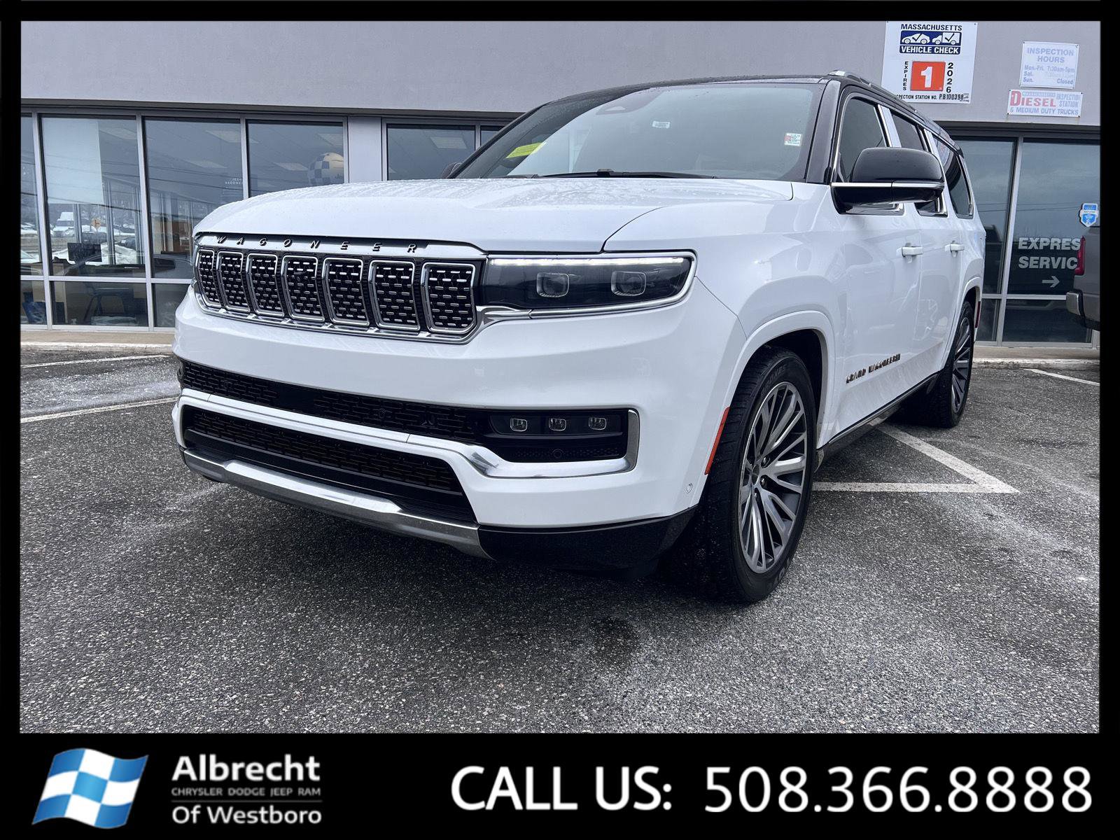 Used 2024 Jeep Grand Wagoneer L Series III image 1