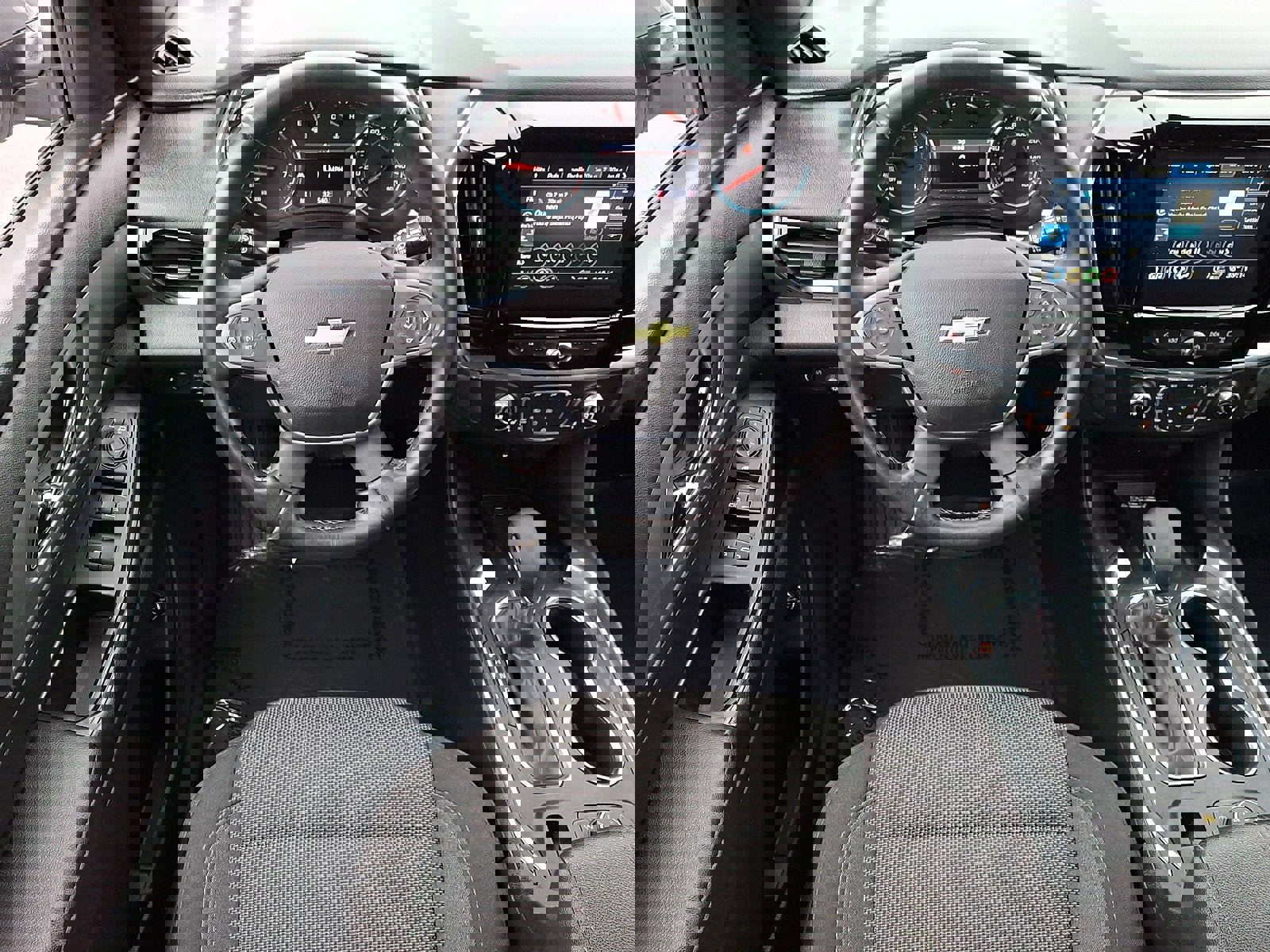 Used 2023 Chevrolet Traverse LT w/ Rear Camera Mirror Package image 13