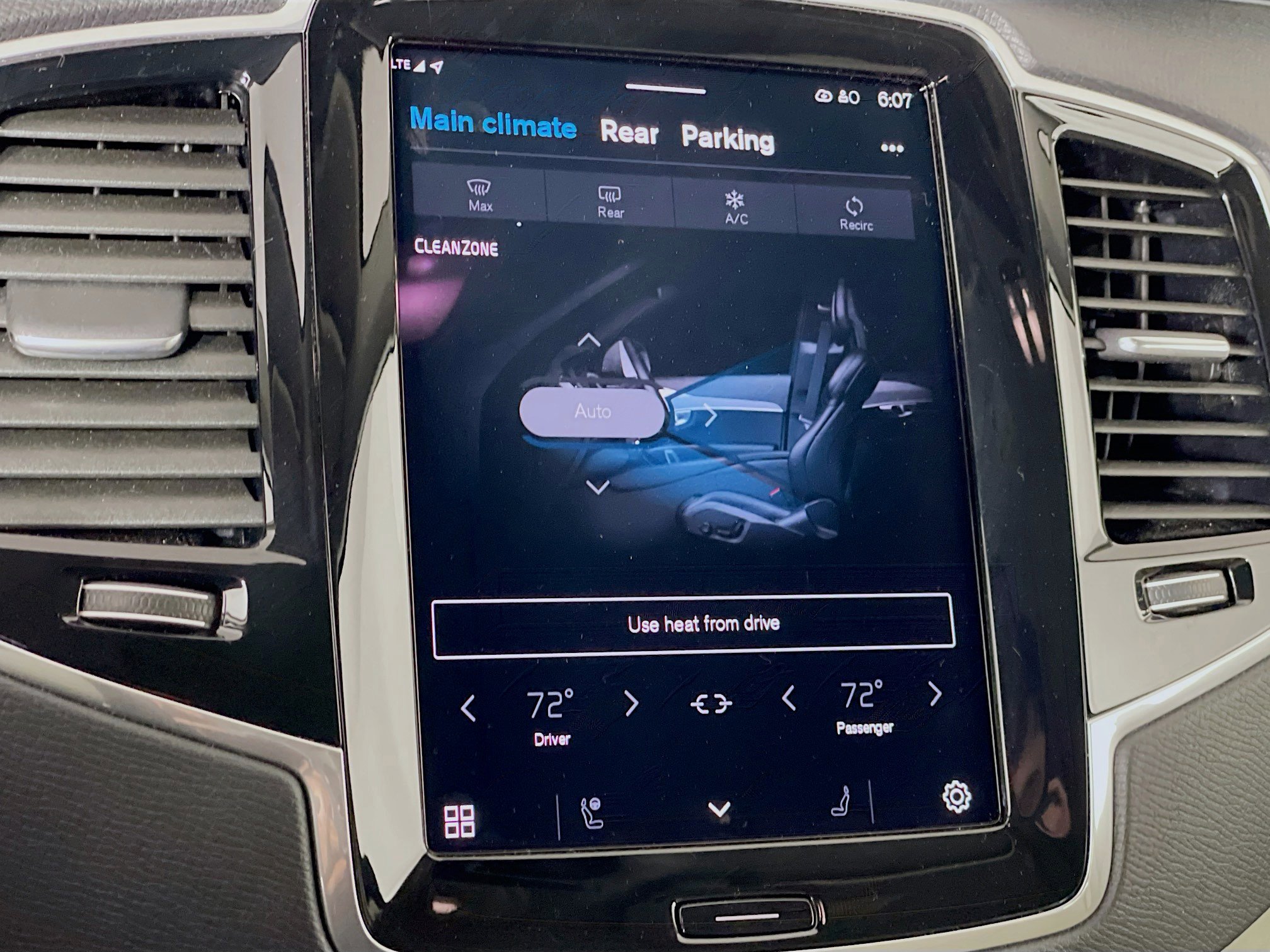 Used 2024 Volvo XC90 B5 Plus image 24