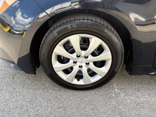 Used 2024 Toyota Corolla LE FWD image 13