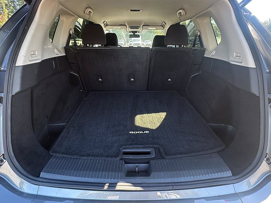 Certified 2025 Nissan Rogue SV AWD/4WD image 38