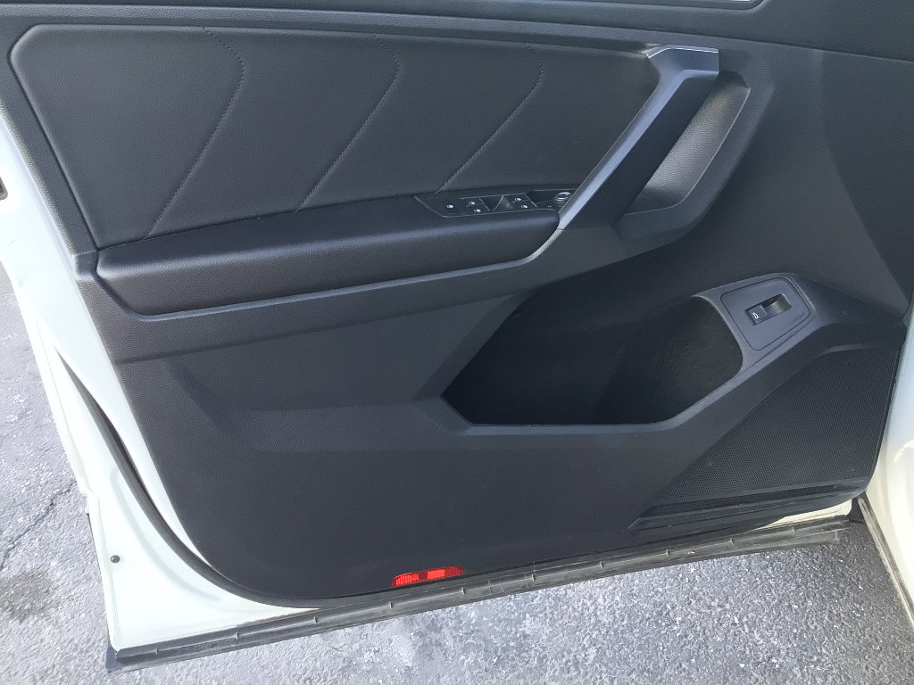 Used 2021 Volkswagen Tiguan SEL Premium R-Line image 7