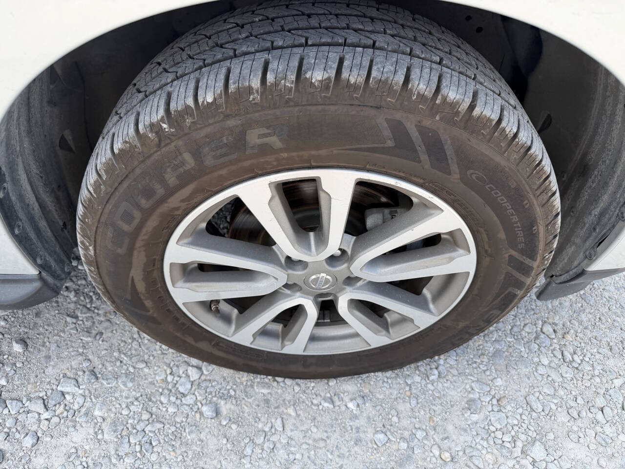 Used 2016 Nissan Pathfinder SV AWD/4WD image 12