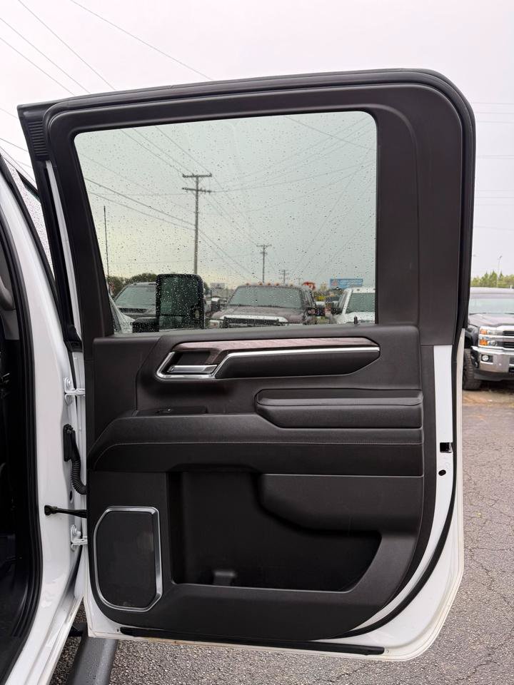 Used 2024 Chevrolet Silverado 2500 LTZ w/ LTZ Plus Package AWD/4WD image 21