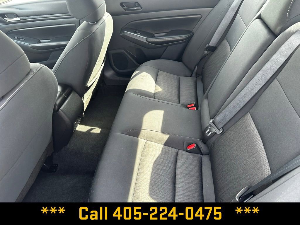 Used 2025 Nissan Altima 2.5 SV image 18