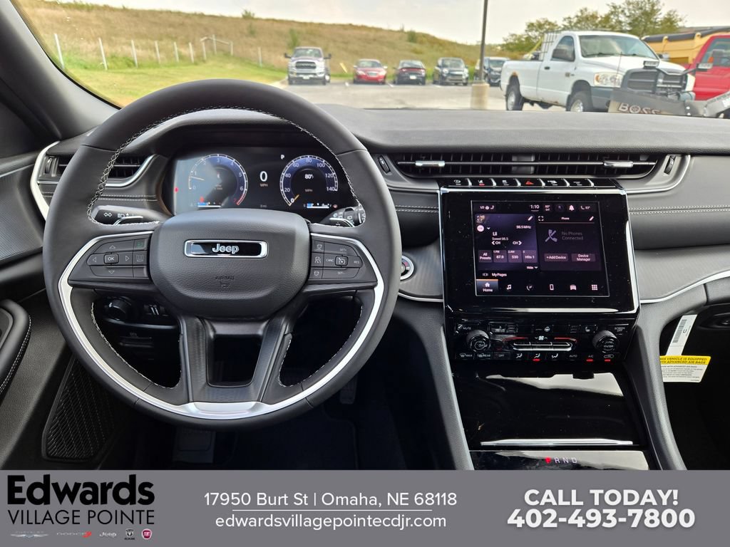 New 2025 Jeep Grand Cherokee Altitude AWD/4WD image 15