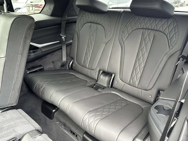 Certified 2025 BMW X7 M60i w/ Climate Comfort Package AWD/4WD image 17