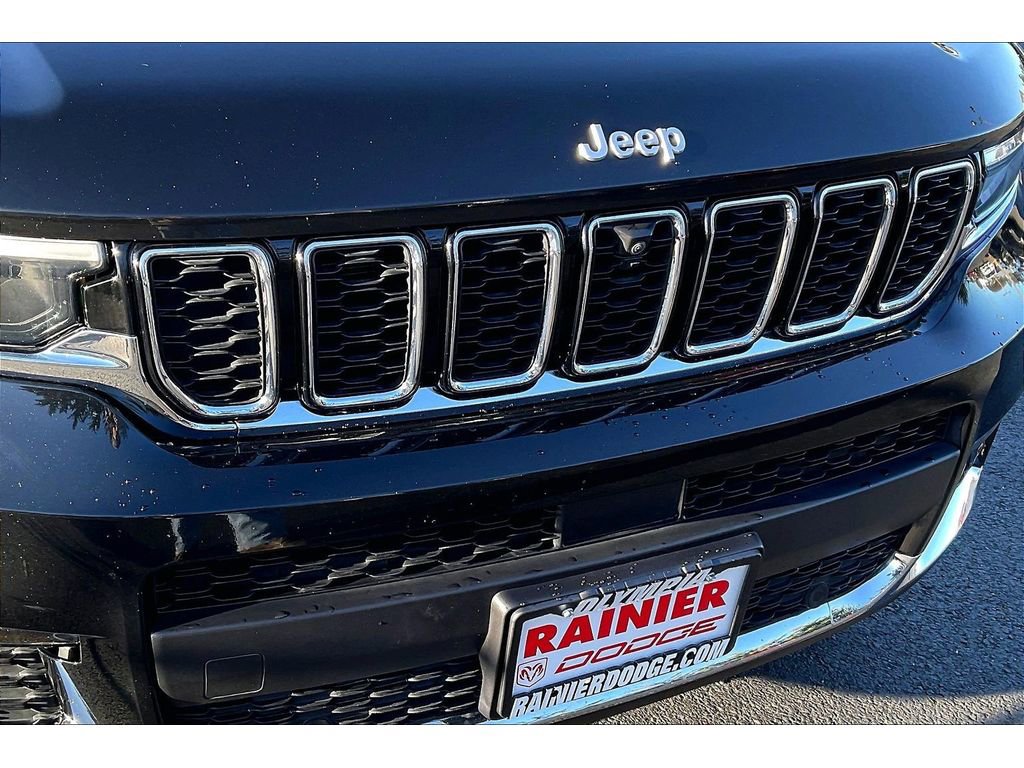 Used 2024 Jeep Grand Cherokee L Limited w/ Luxury Tech Group II image 31