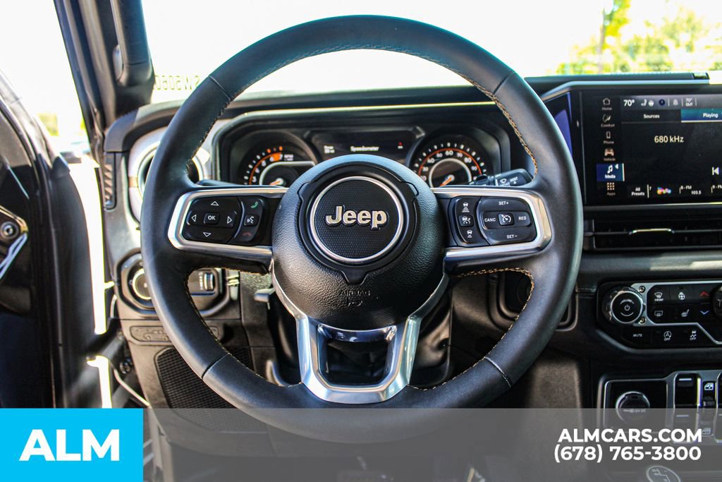 Used 2025 Jeep Wrangler Unlimited Sahara AWD/4WD image 23