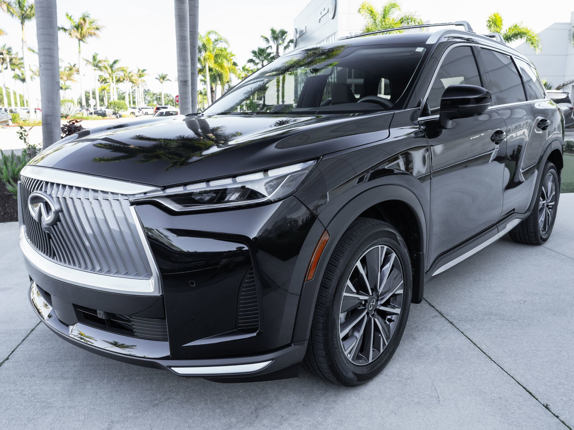 Certified 2026 INFINITI QX60 Luxe w/ Cargo Package FWD image 6