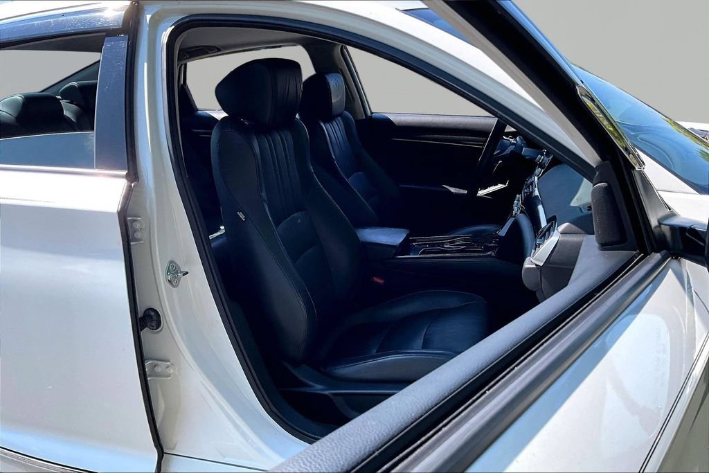 Used 2018 Honda Accord Touring image 22