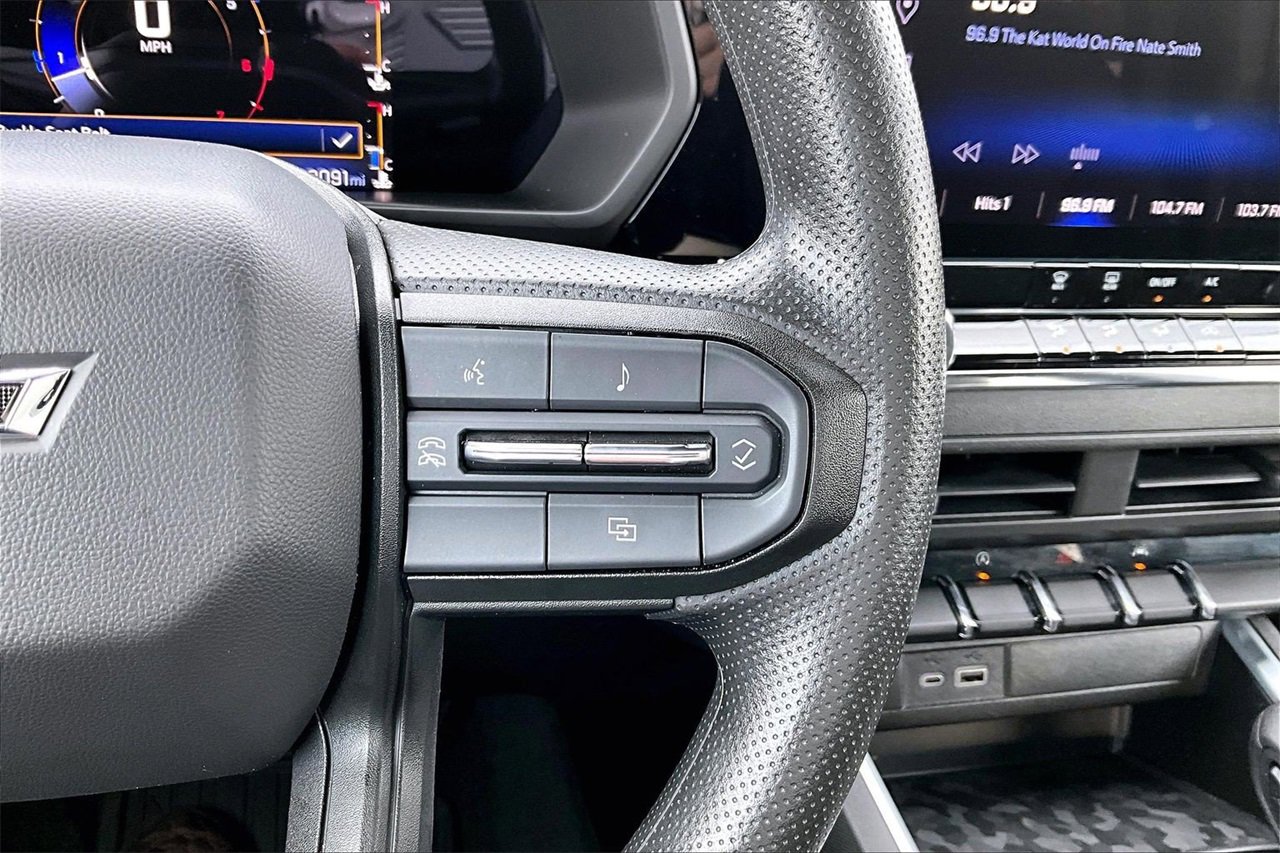 Used 2023 Chevrolet Colorado Trail Boss w/ Technology Package image 28