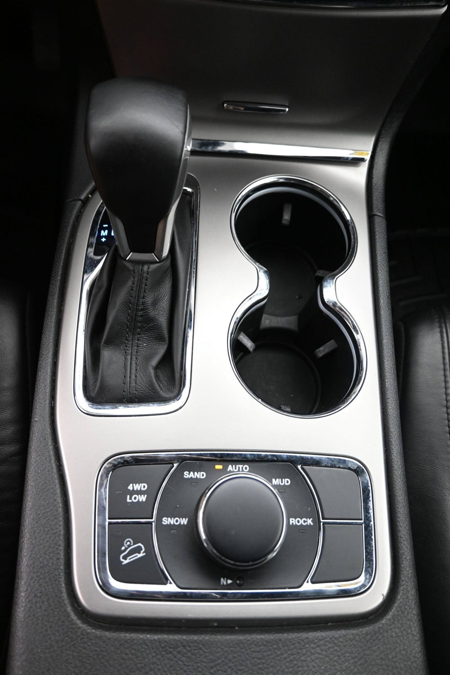 Used 2021 Jeep Grand Cherokee Limited AWD/4WD image 19