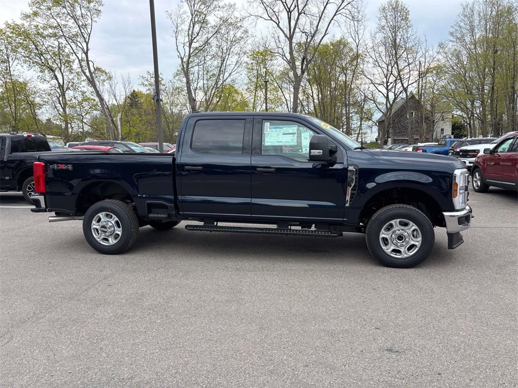 New 2025 Ford F350 XLT image 2