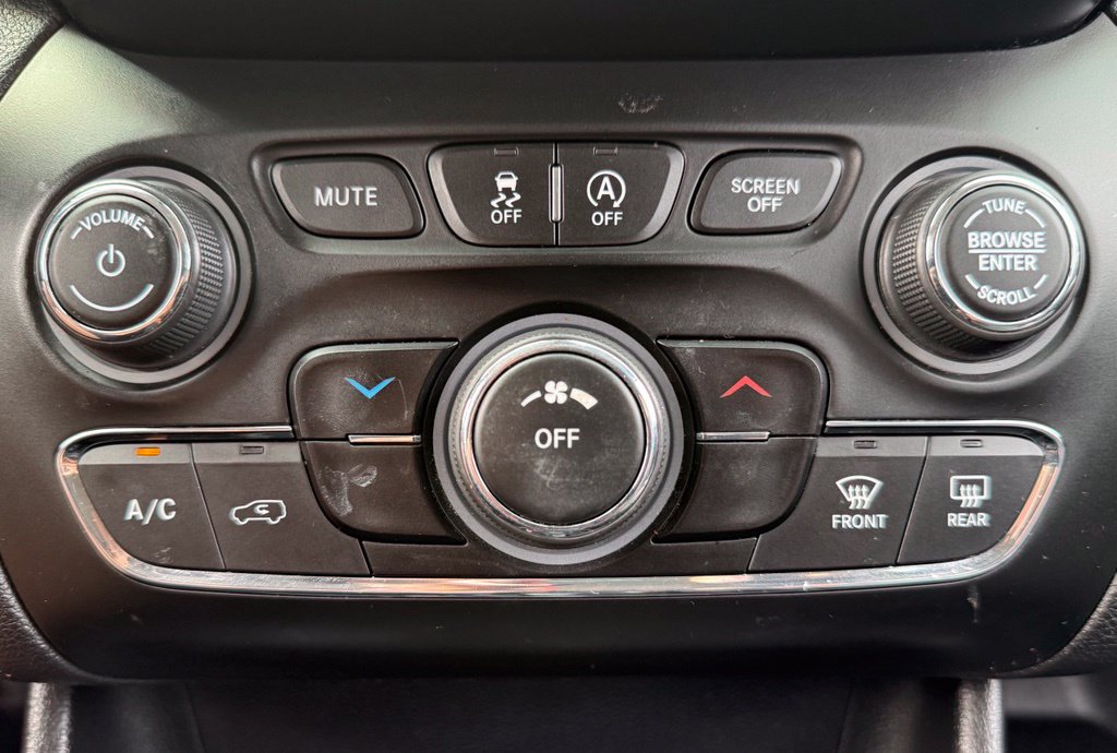 Used 2020 Jeep Cherokee Latitude Lux w/ Quick Order Package 2YH Lux AWD/4WD image 32