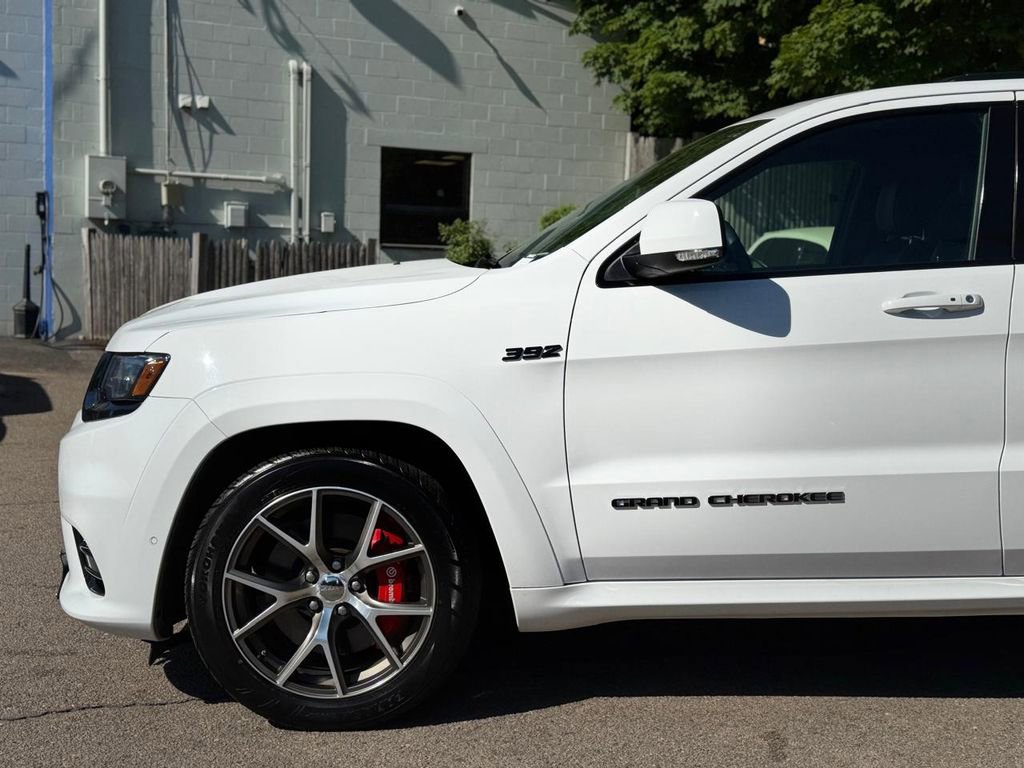 Used 2017 Jeep Grand Cherokee SRT AWD/4WD image 10