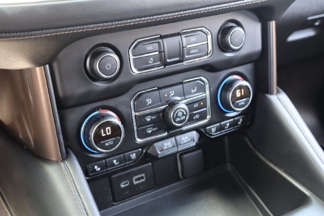 Used 2021 Chevrolet Tahoe High Country AWD/4WD image 25