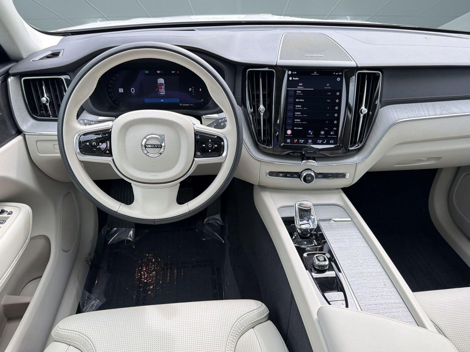 Certified 2024 Volvo XC60 B5 Ultimate image 28