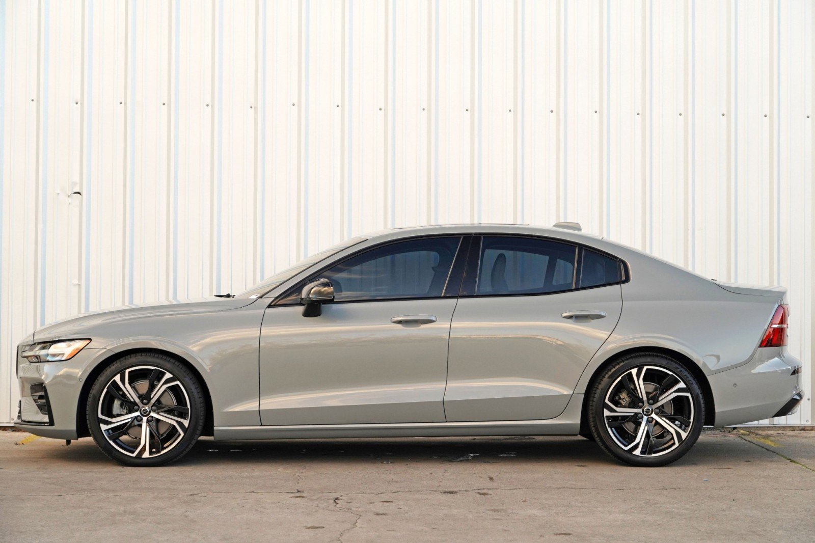 Used 2024 Volvo S60 B5 Plus w/ Protection Package Premier image 9