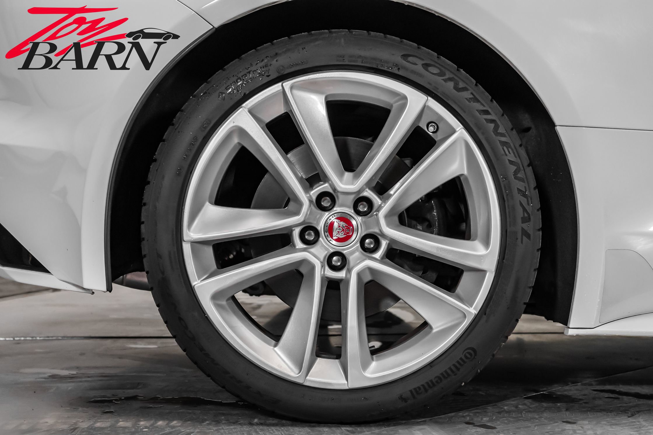 Used 2016 Jaguar F-TYPE S image 27