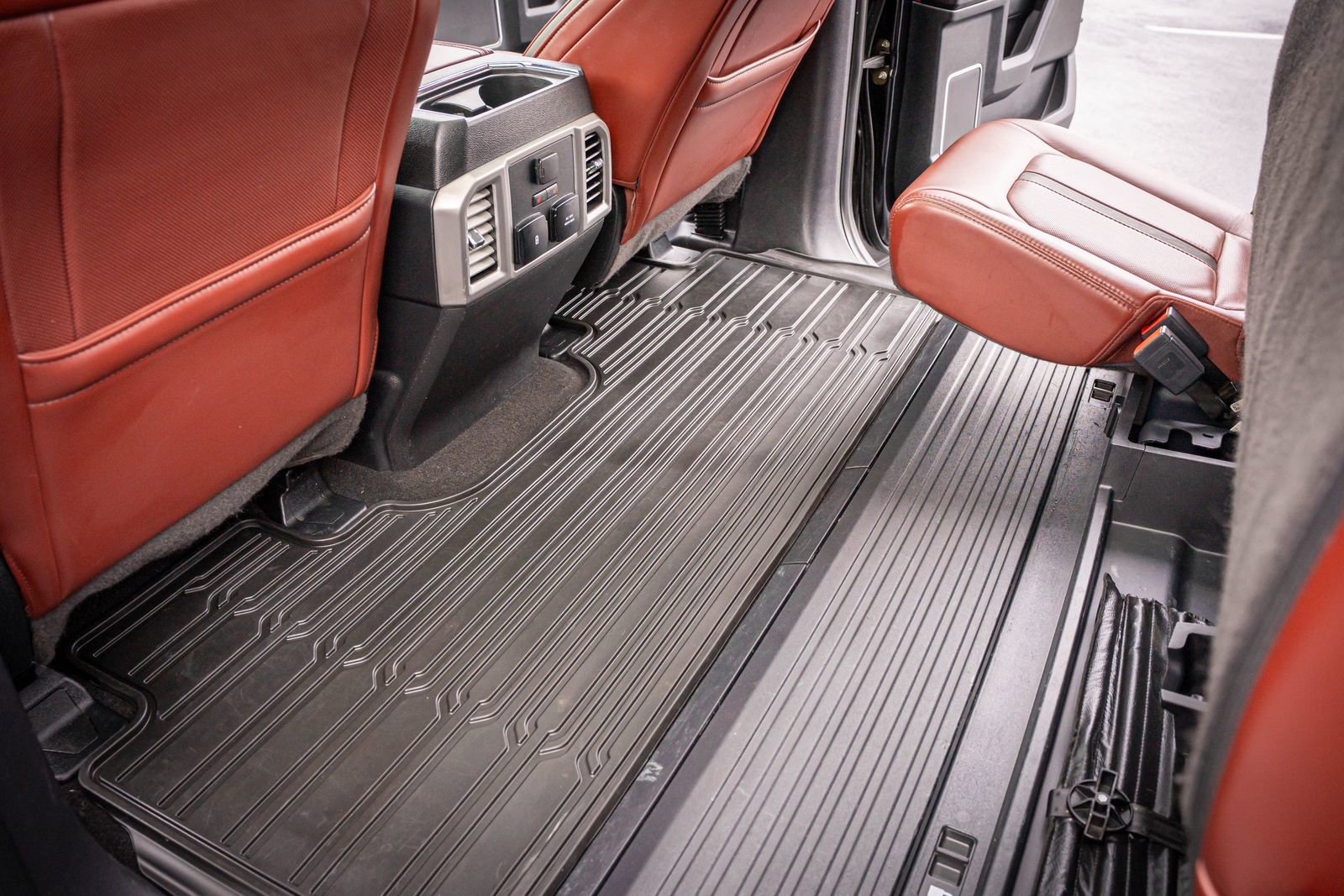 Used 2019 Ford F250 Platinum w/ Platinum Ultimate Package image 32