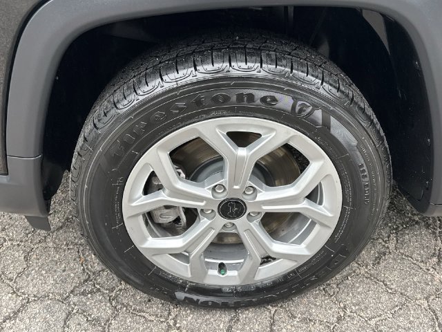 Used 2025 Jeep Compass Latitude AWD/4WD image 13