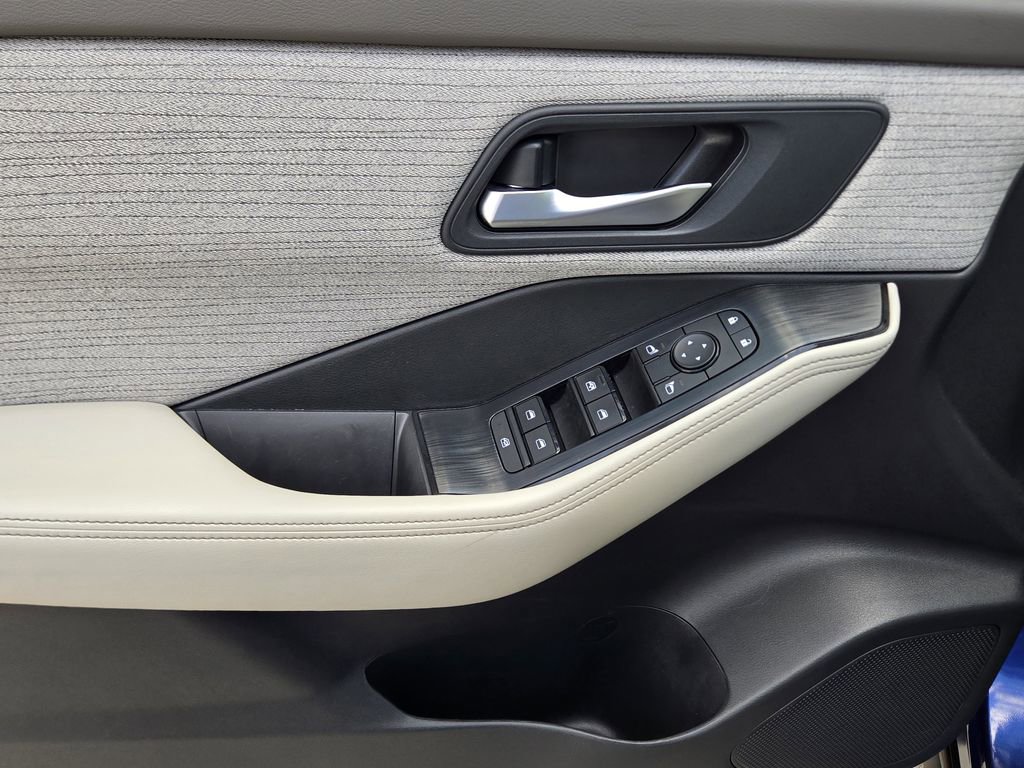 Used 2021 Nissan Rogue SV image 30