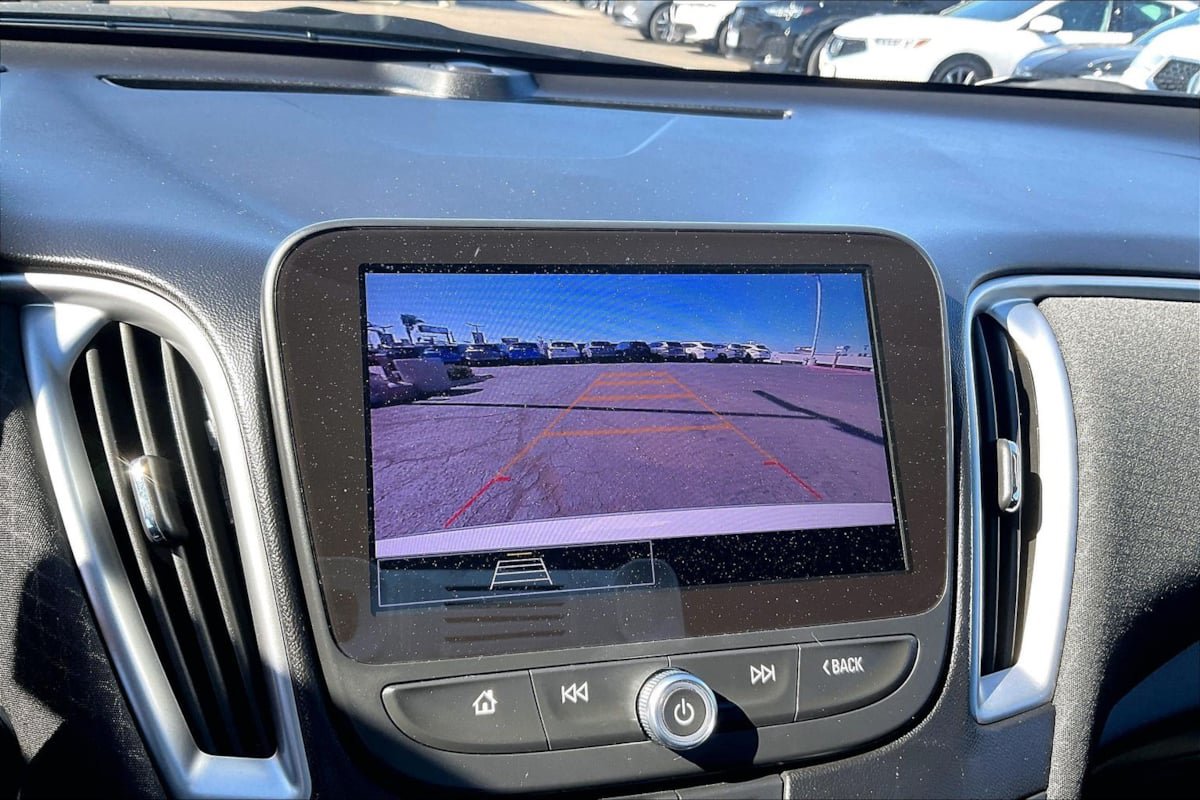 Used 2024 Chevrolet Malibu LT FWD image 19