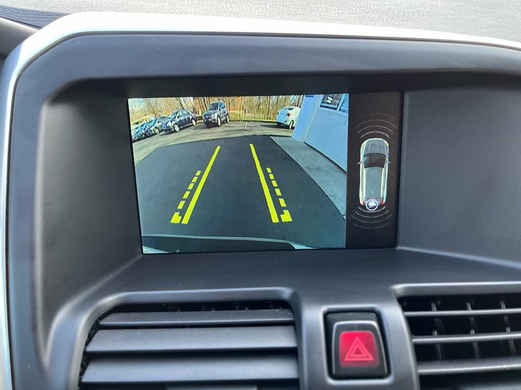 Used 2015 Volvo XC60 T5 w/ Proximity Package image 8