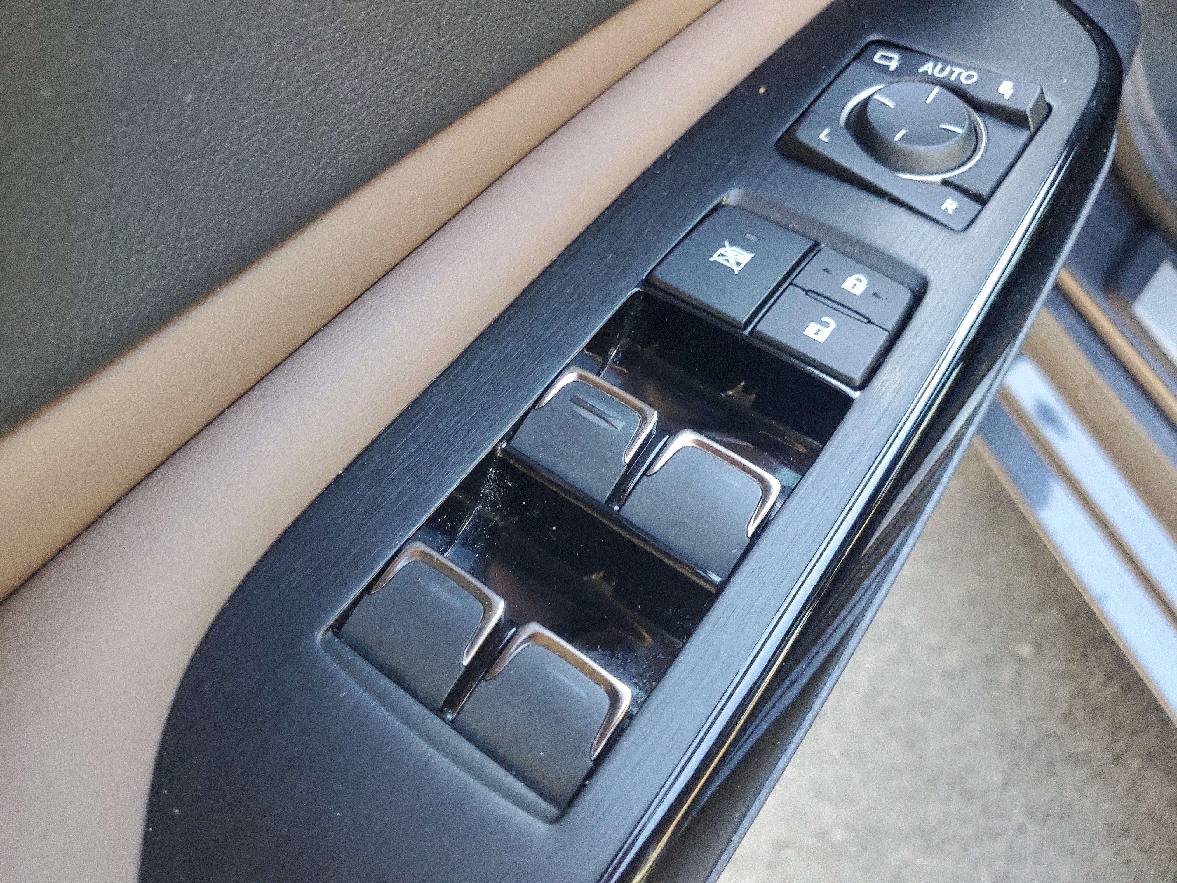 Certified 2023 Lexus ES 350 w/ Premium Package image 20