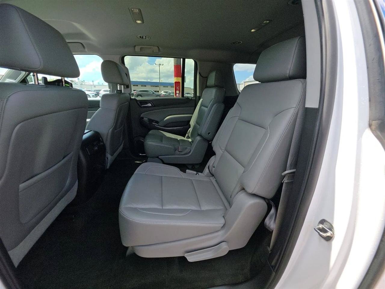Used 2015 Chevrolet Suburban LT RWD image 19