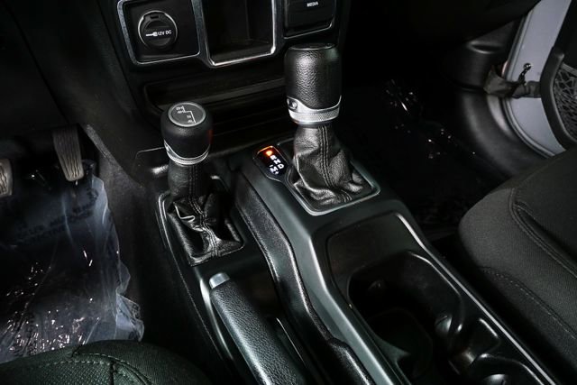 Used 2020 Jeep Wrangler Sport image 15