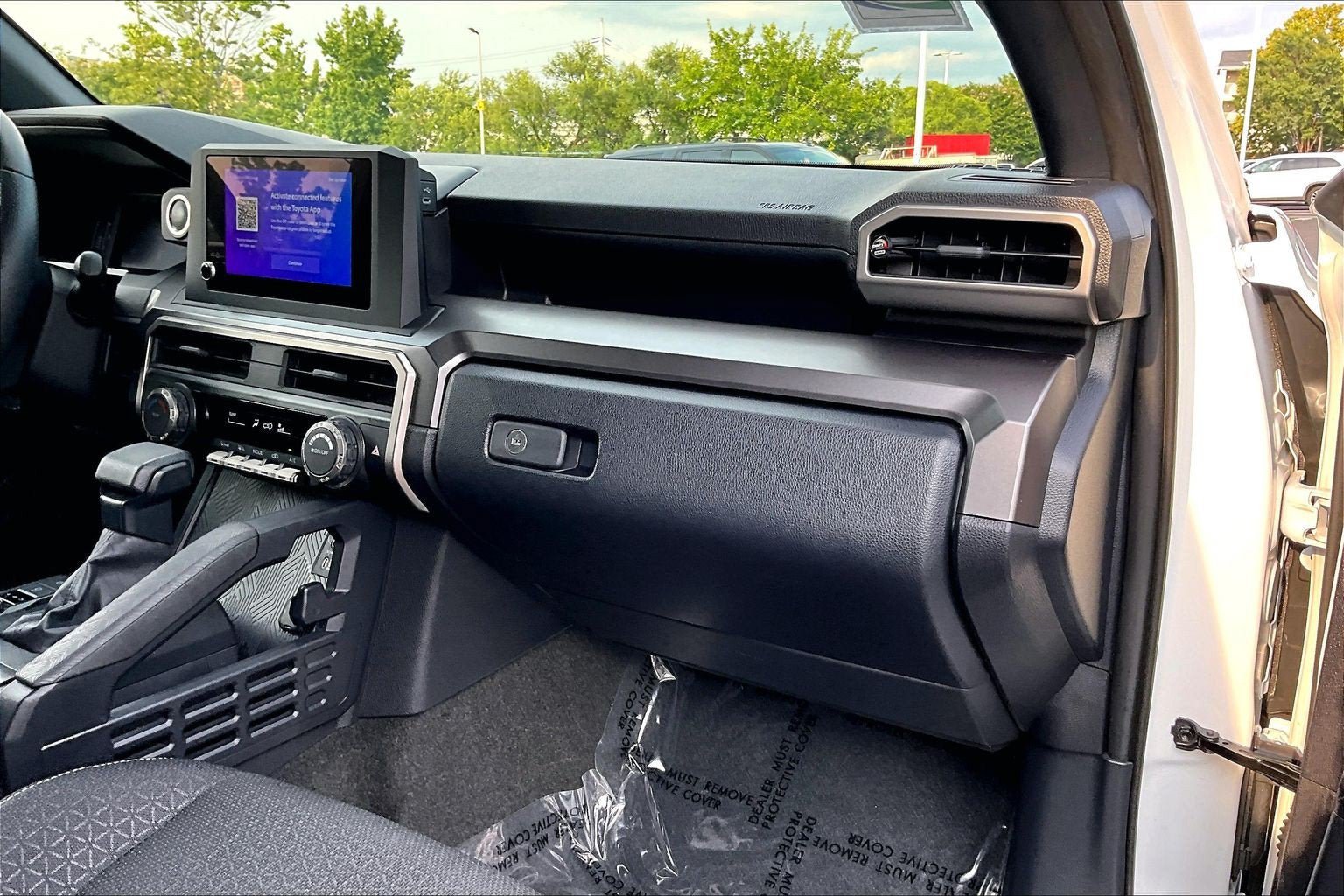 Used 2025 Toyota 4Runner SR5 AWD/4WD image 15
