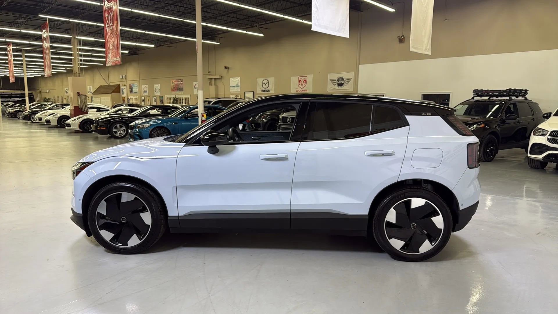 Used 2025 Volvo EX30 Ultra w/ Climate Package image 6