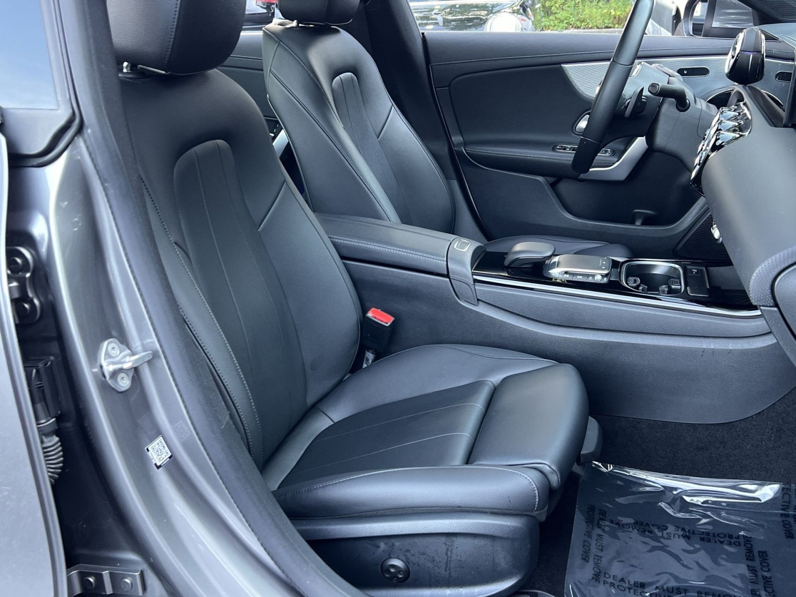 Used 2023 Mercedes-Benz CLA 250 4MATIC image 32