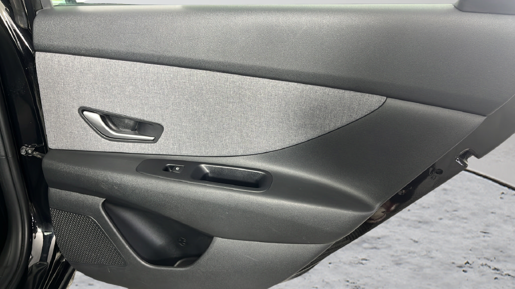 Used 2024 Hyundai Elantra Limited FWD image 19