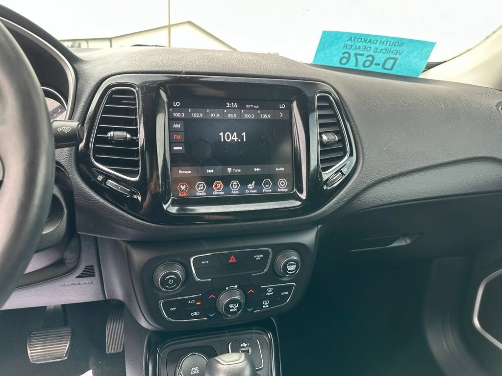 Used 2019 Jeep Compass Limited AWD/4WD image 16
