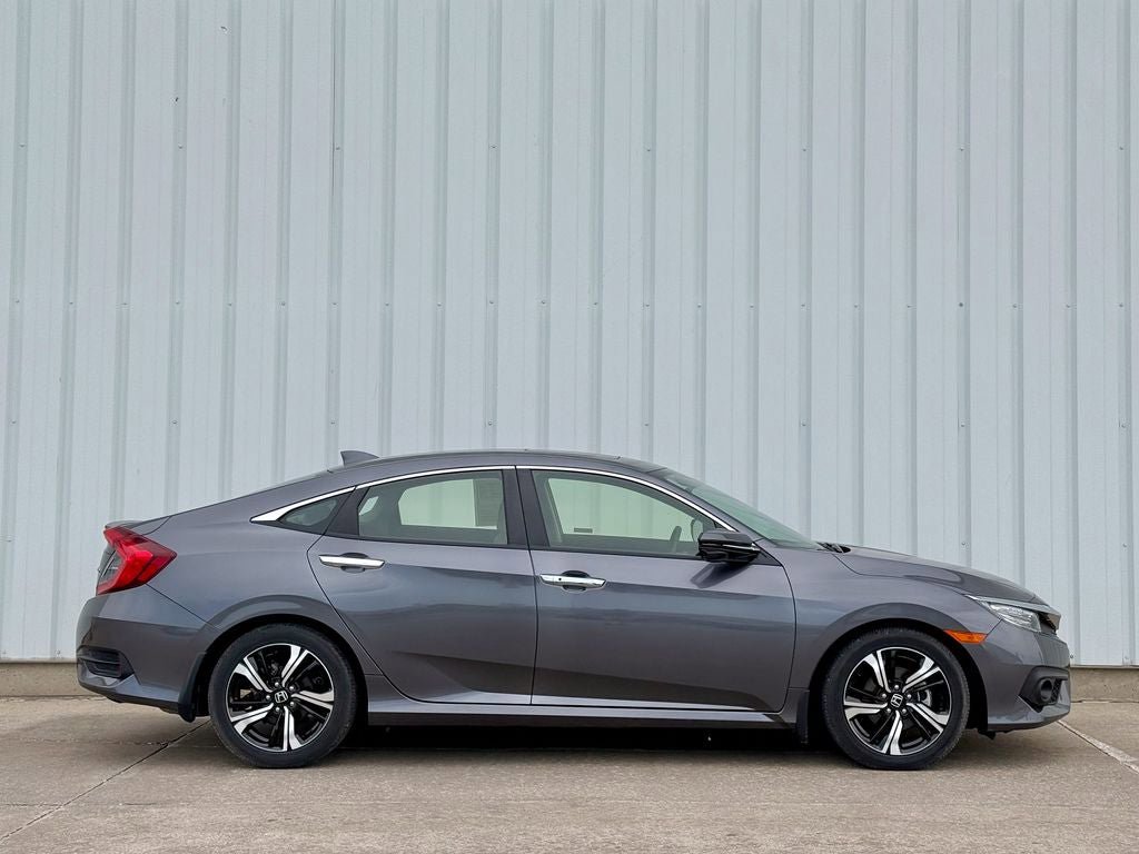 Used 2018 Honda Civic Touring image 7