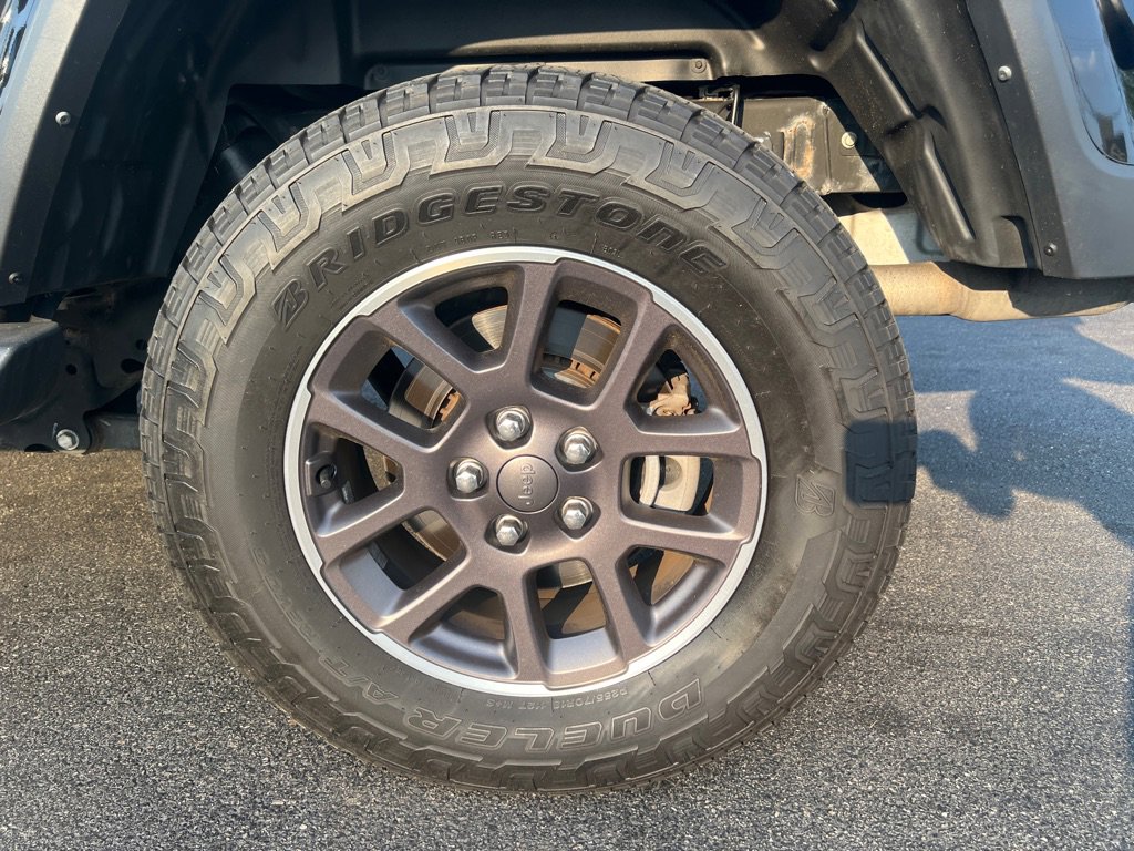 Used 2021 Jeep Gladiator Overland image 34