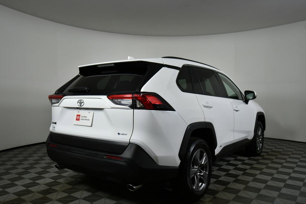 Used 2025 Toyota RAV4 XLE image 11
