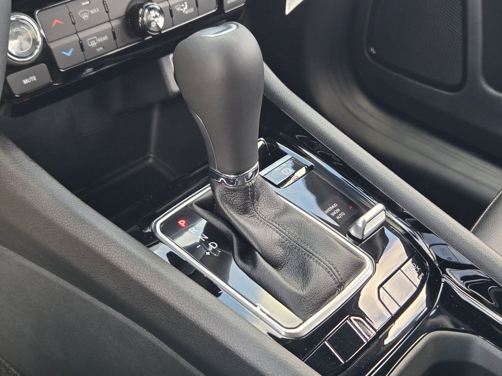 New 2026 Jeep Compass Latitude image 17