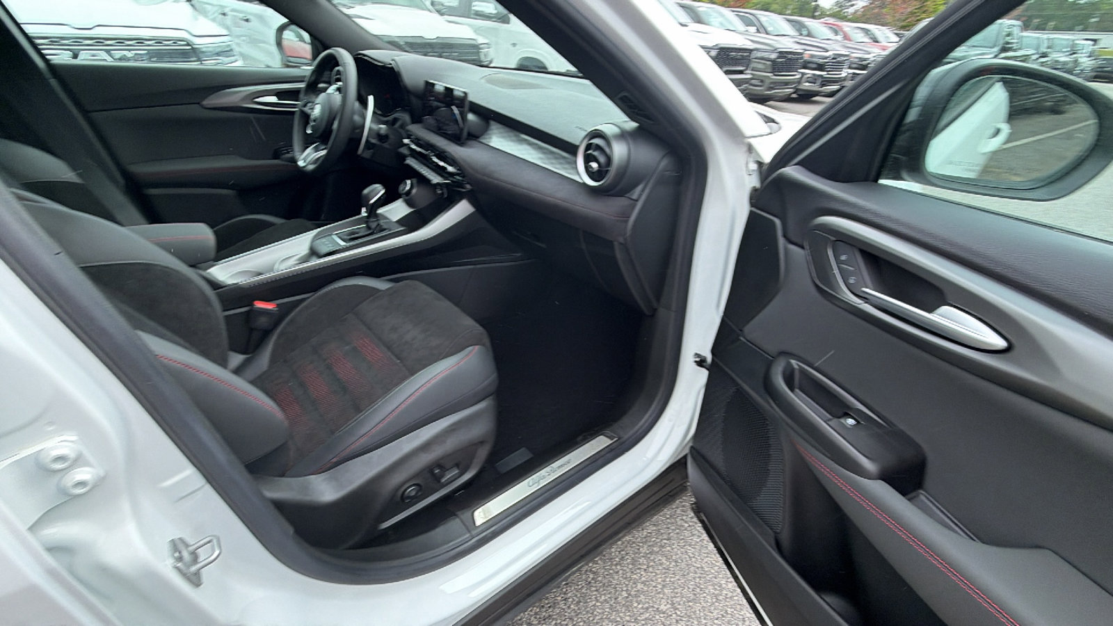 Used 2024 Alfa Romeo Tonale Veloce AWD/4WD image 20