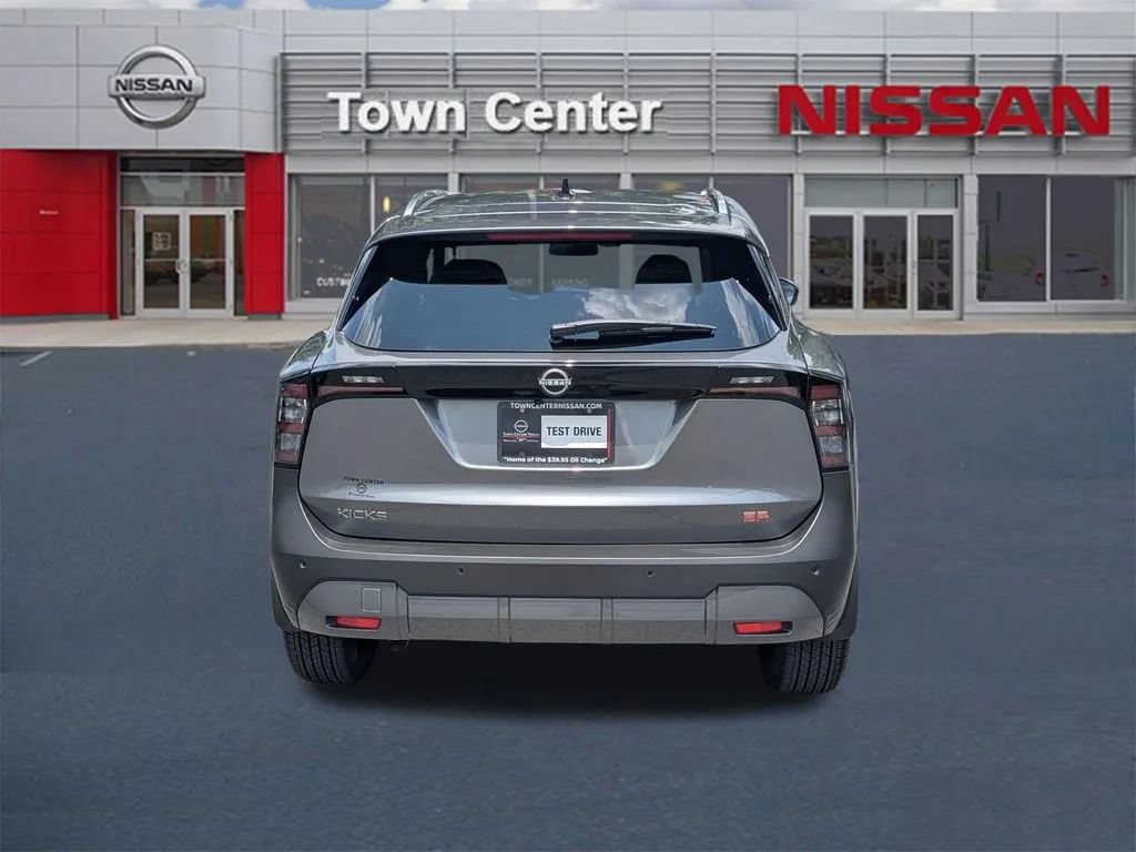 Certified 2026 Nissan Kicks SR FWD image 13