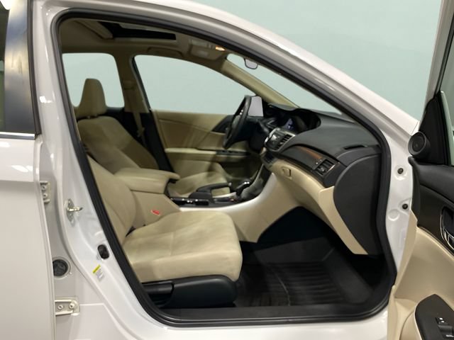 Used 2015 Honda Accord EX image 30