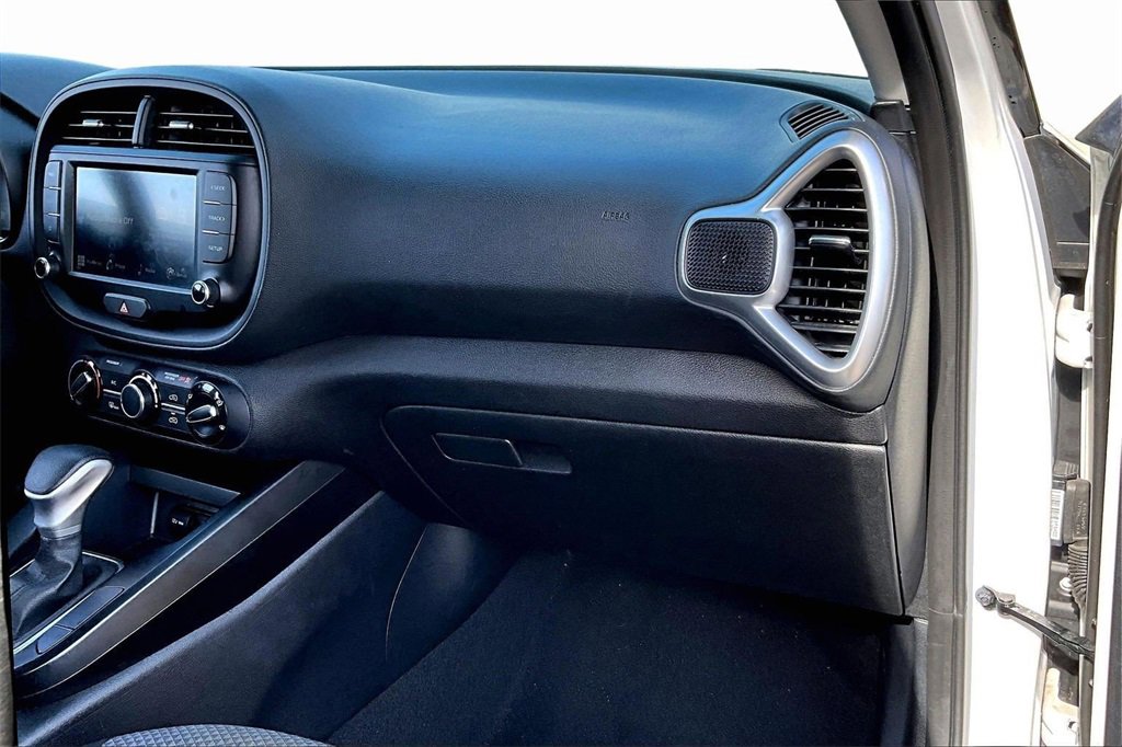 Certified 2024 Kia Soul LX w/ Option Group 015 image 16