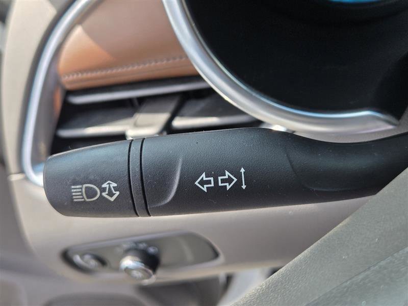 Used 2016 Chevrolet Malibu LT w/ Leather Package image 40