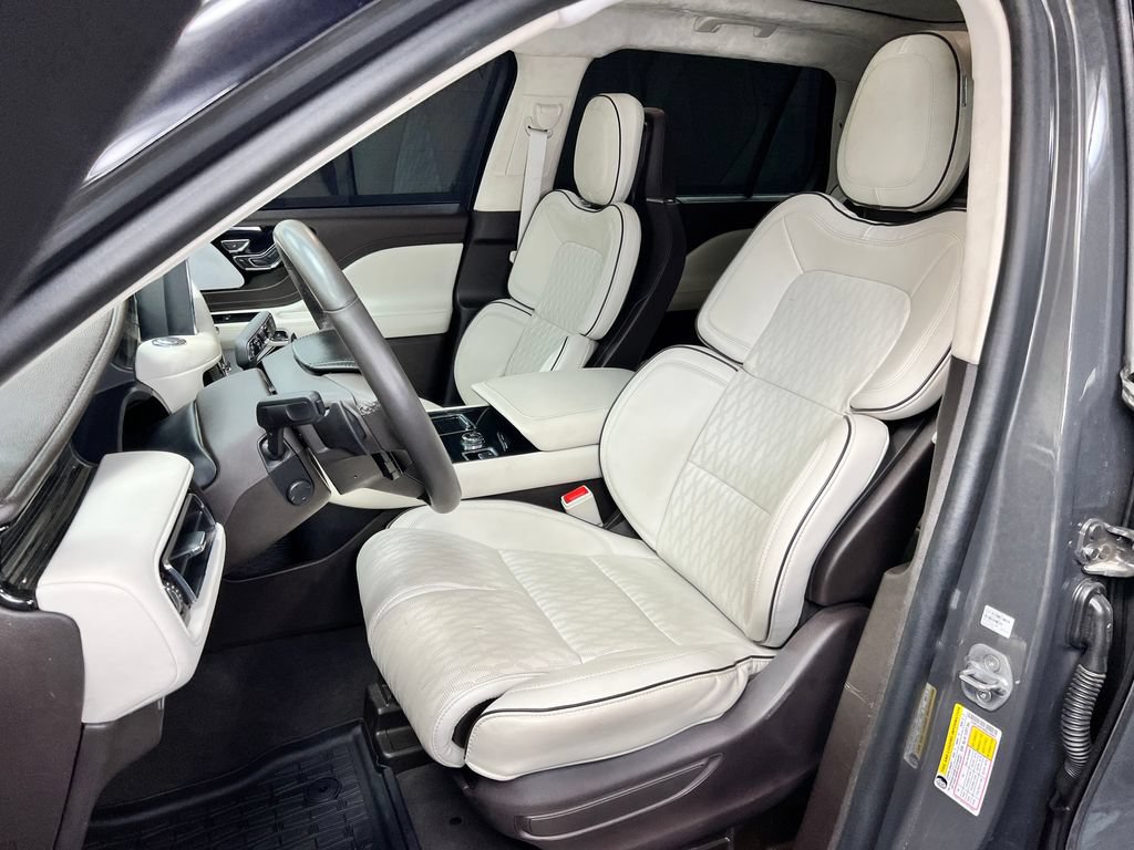 Used 2024 Lincoln Aviator Black Label AWD/4WD image 7