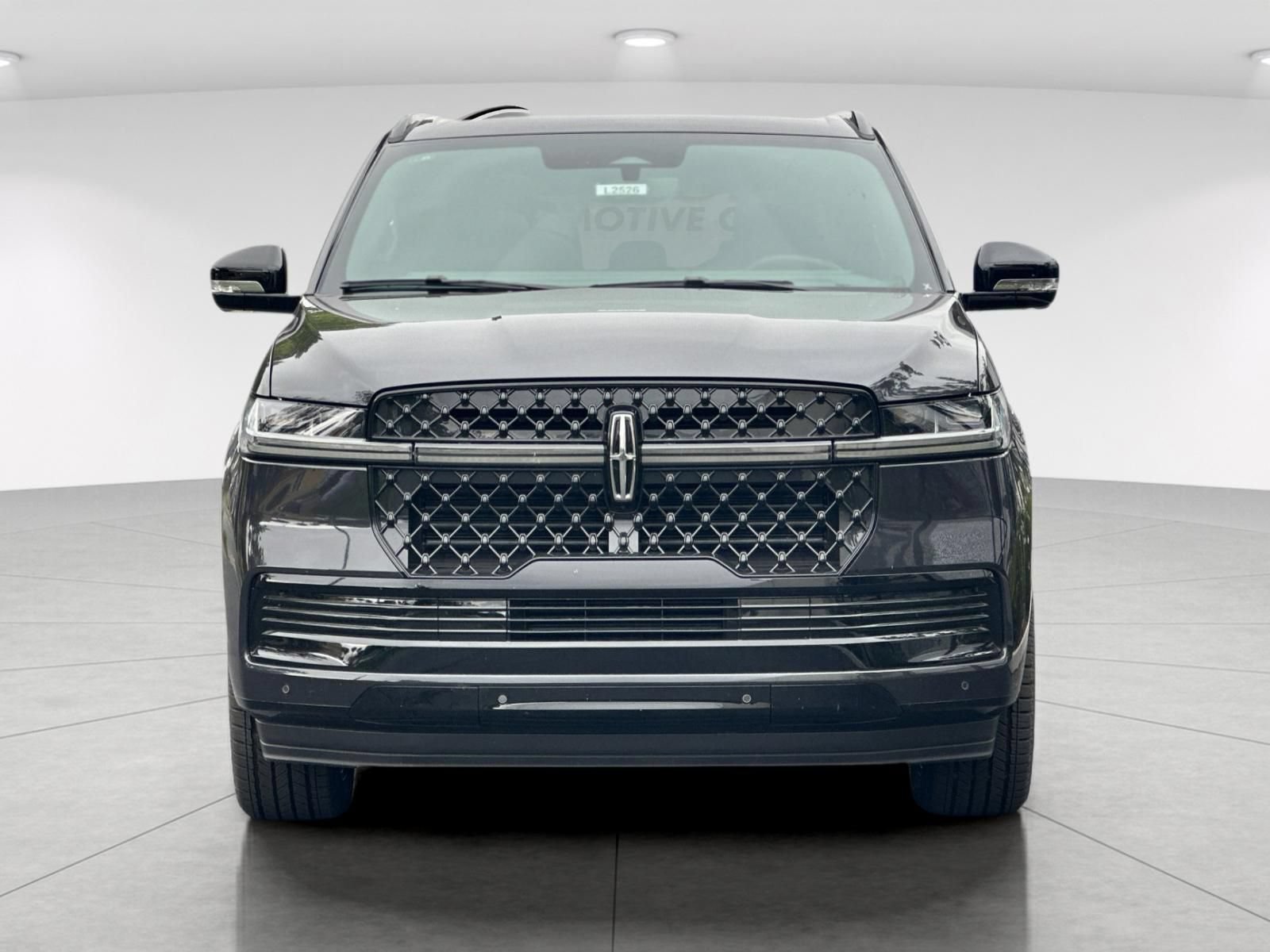 New 2026 Lincoln Navigator L Reserve w/ Jet Appearance Package AWD/4WD image 8
