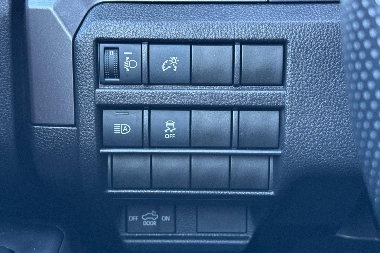 Certified 2025 Toyota Tacoma SR5 image 32