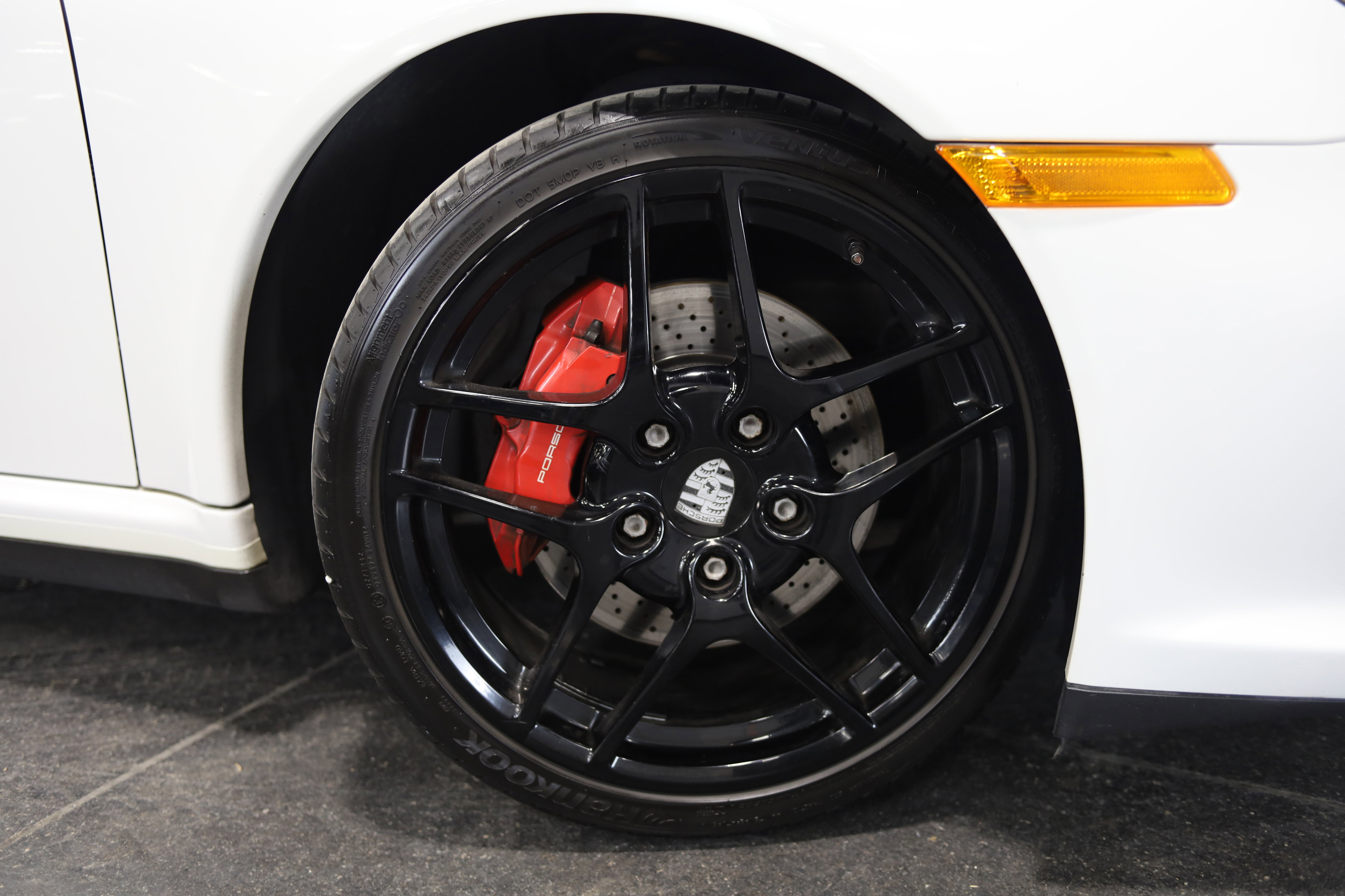 Used 2010 Porsche 911 Carrera 4S image 9